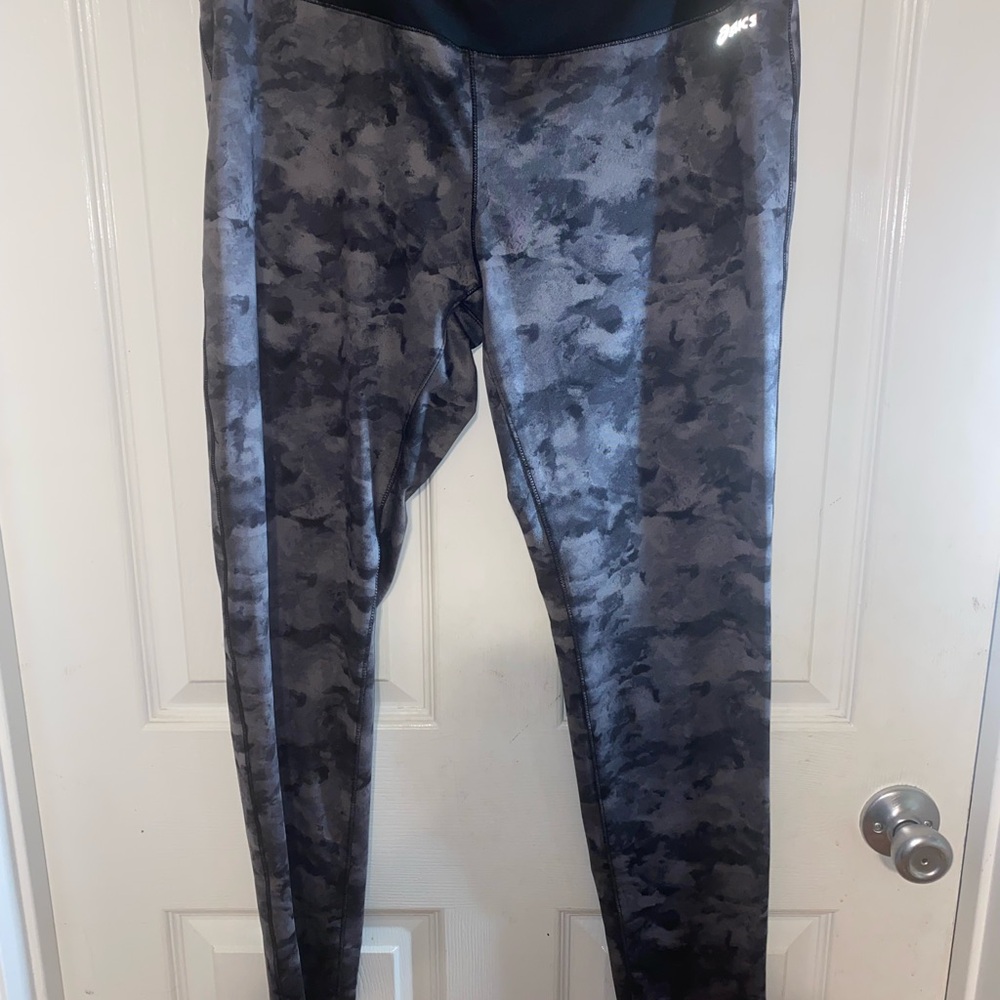 Asics Women's Black and Gray Camo Leggings
